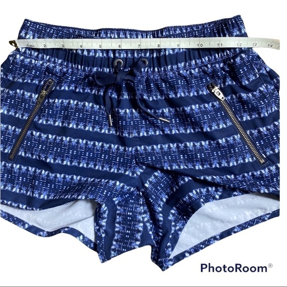 ATHLETA Blue & White Stripe Ikat Sway Shorts Drawstring Elastic Waist Geometric - Picture 3 of 8